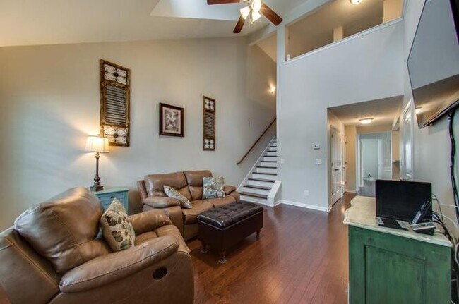 Building Photo - 4017 Rhythm Dr
