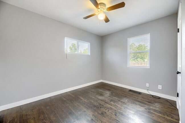Building Photo - 1314 S Meade St