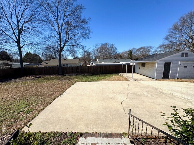 Building Photo - 13 Owens Rd