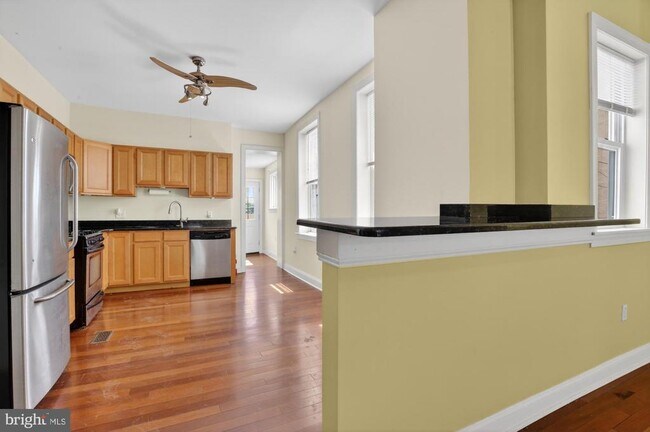 Building Photo - 219 Hermitage St
