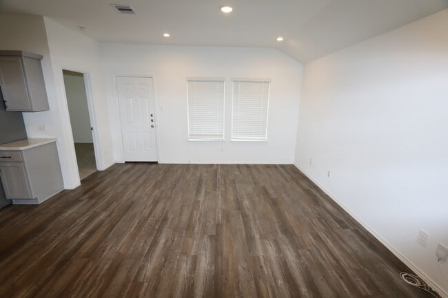 Building Photo - 24757 Mountain Tree Dr