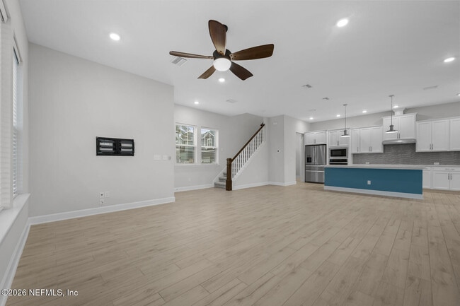 Building Photo - 7400 Beach Walk Pl