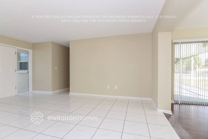 Building Photo - 926 SE 25th Terrace