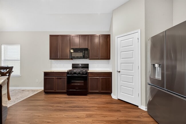 Building Photo - 8102 Coral Dr