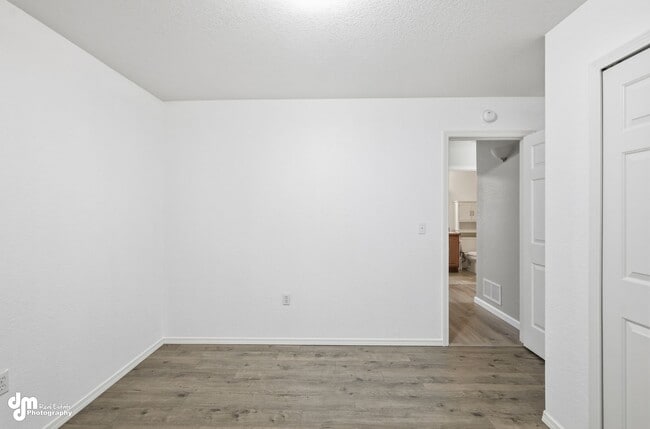 Building Photo - 3 BEDROOM | 2 BATHROOM | 2 CAR GARAGE