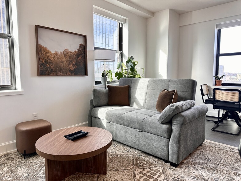 Building Photo - 758 N Broadway