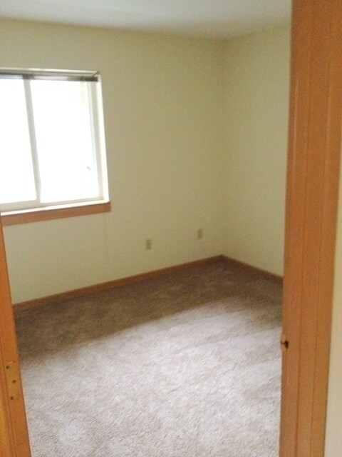 Building Photo - 4980 S Landing Dr