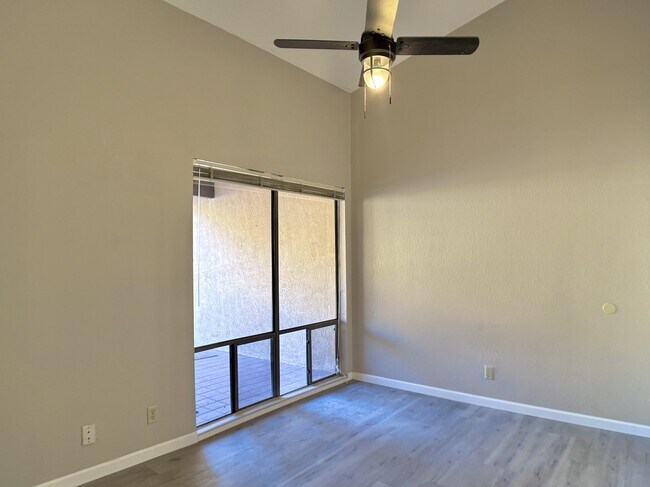 Building Photo - 215 Canyon Terrace Dr