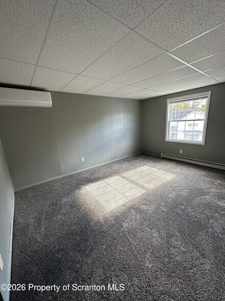 Building Photo - 148 Monroe St