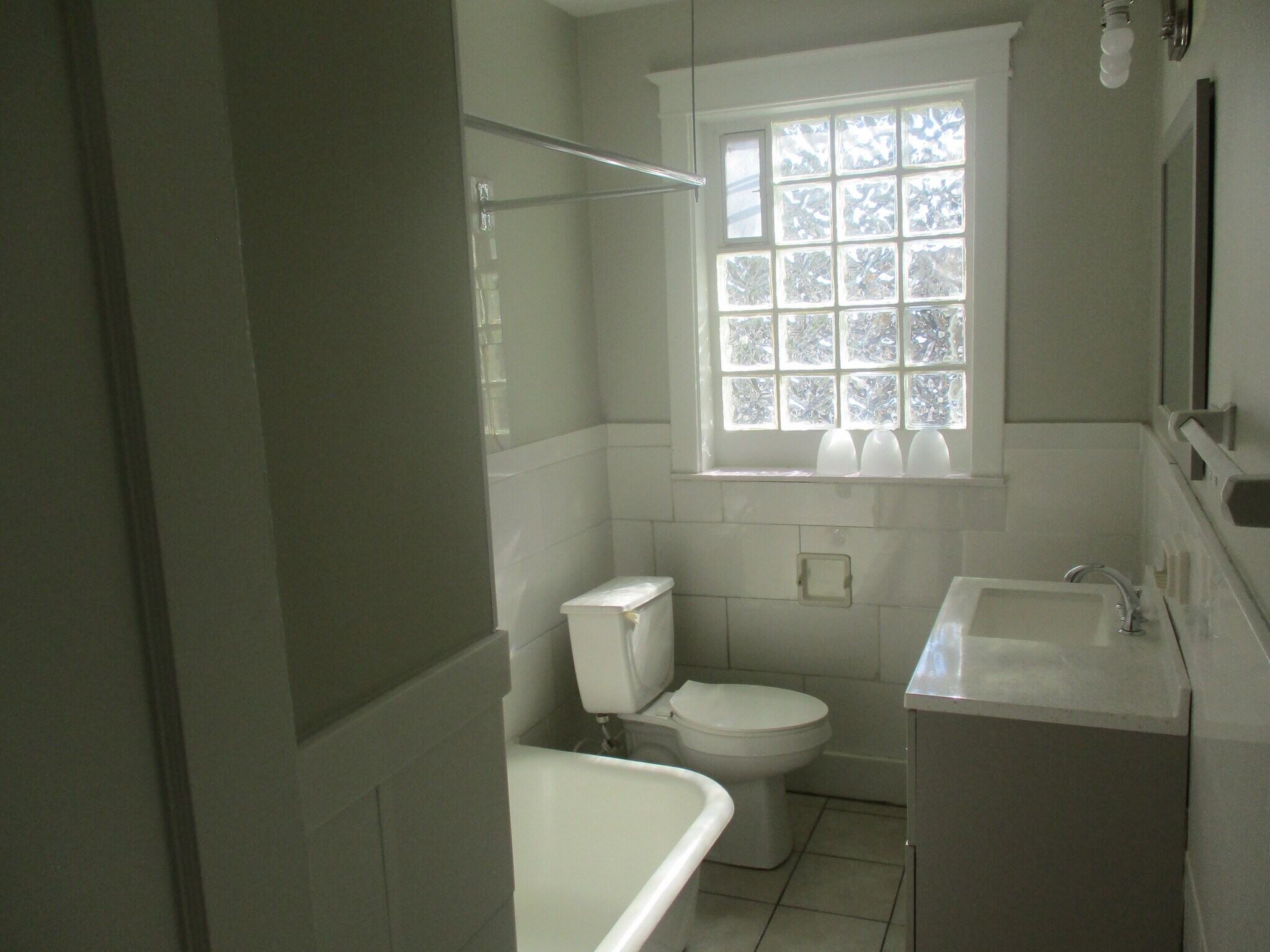 Bathroom - 5818 S Grand Blvd