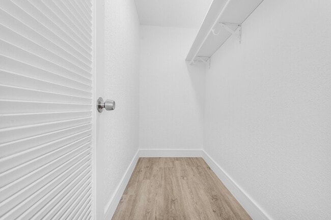 Building Photo - 124 Normandy Ln