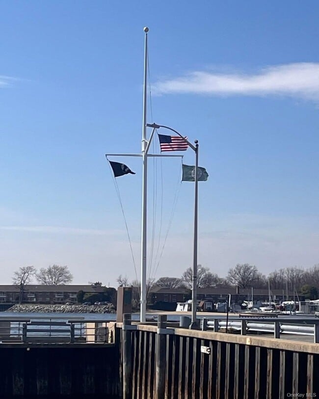 Building Photo - 5 Carlton Ave