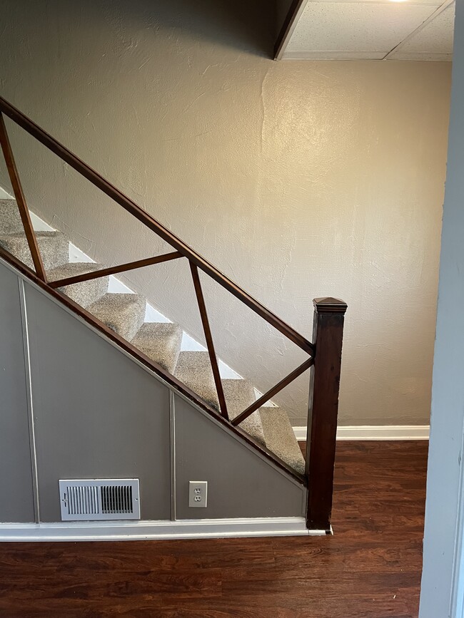 Building Photo - 11 Strabane Ave