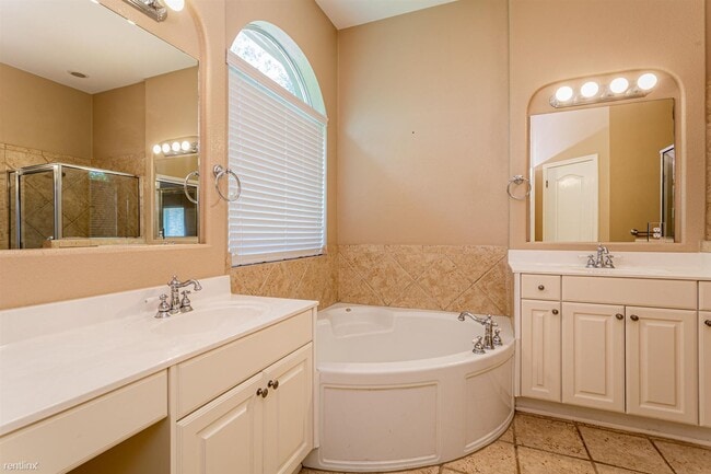 Building Photo - 4 br, 2 bath House - 2407 Tivoli Dr