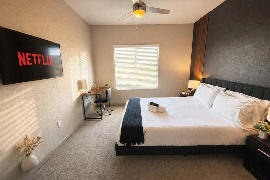 Building Photo - 295 E Roosevelt St