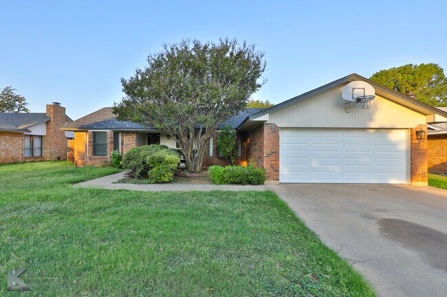 Building Photo - 4350 Bluebonnet Ct
