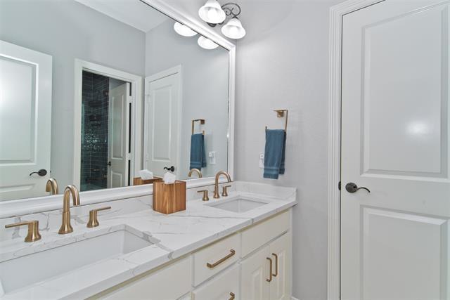 Building Photo - 6208 Riverview Cir