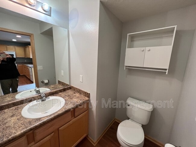 Building Photo - 5558 Kenton Ln