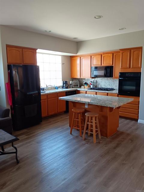 Building Photo - 597 N Cleveland St