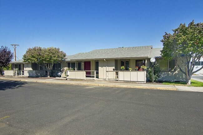 Building Photo - 1220 W 8th St