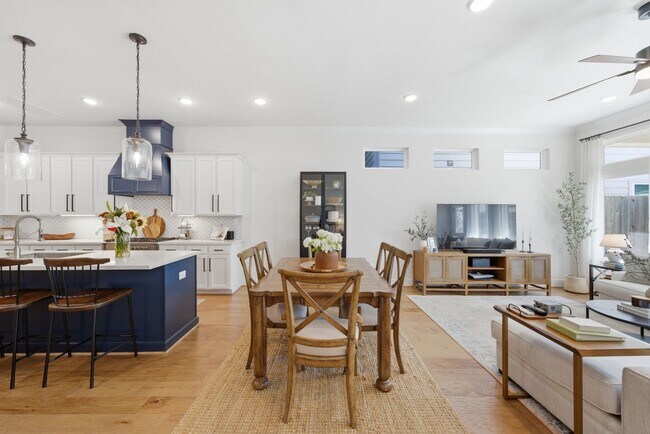 Building Photo - 1807 Bingham St