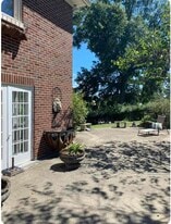 Building Photo - 124 Sheridan Cir