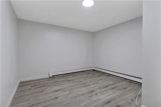 Building Photo - 107 Roosevelt St