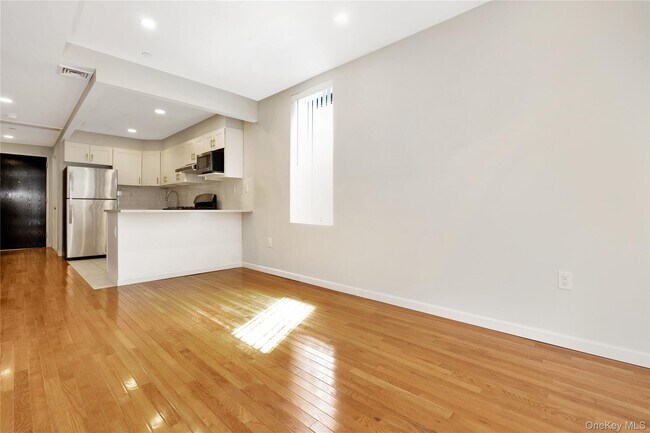 Building Photo - 148-36 89th Ave