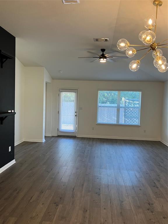 Building Photo - 572 Evening Star