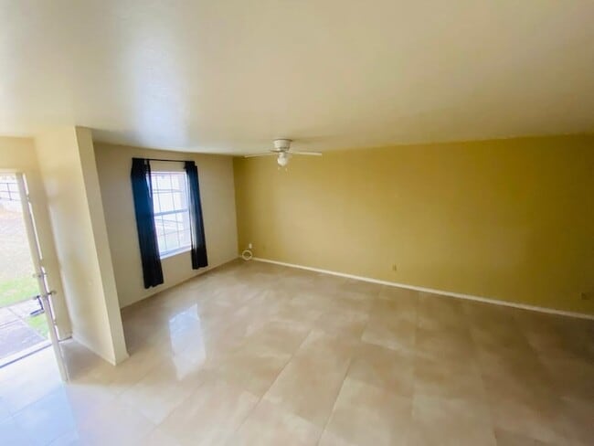 Building Photo - 2903 Patzcuaro Dr