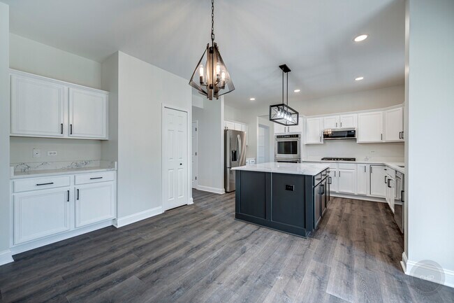 Building Photo - 12948 Parterre Pl