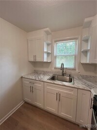 Building Photo - 3422 Raymond Dr