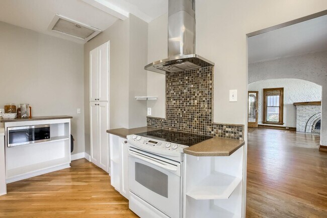 Building Photo - 3 Bedroom single family home in Denver