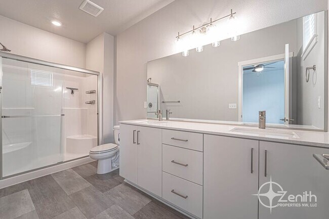 Building Photo - 16304 NE 21st St