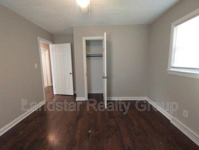 Building Photo - 5612 Walnut Way