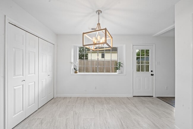 Building Photo - 22719 Old Church Ln