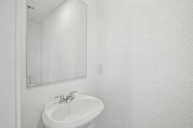 Building Photo - 1028 Genade Trl