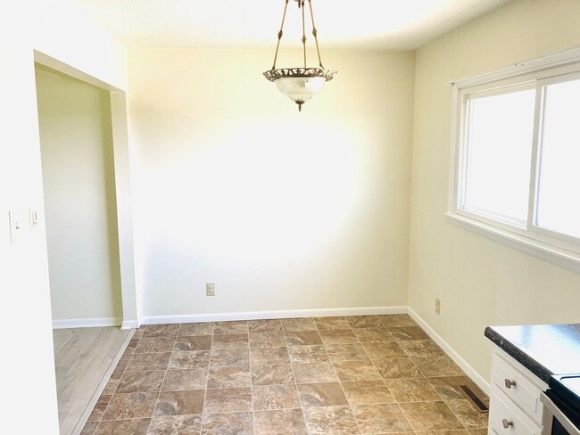 Building Photo - Great Home Great Location