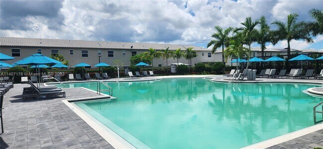 Building Photo - 2708 SE 15th Ct