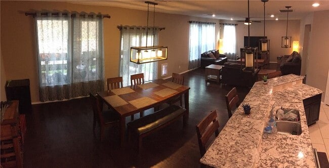 Building Photo - 1636 Bovina Dr