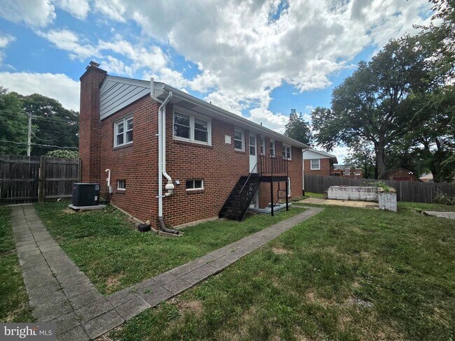 Building Photo - 7020 Quander Rd