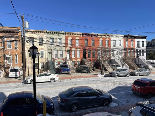Building Photo - 317 22nd St