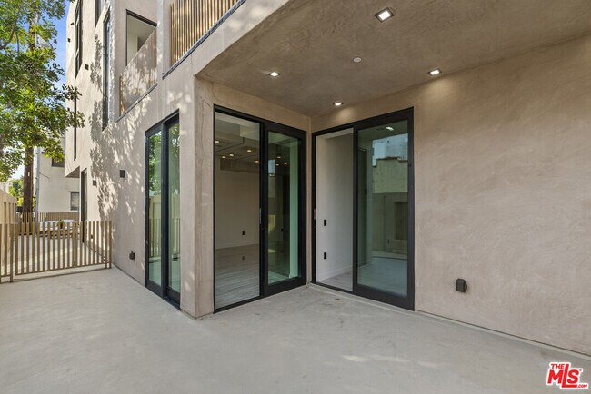 Building Photo - 1021 N Ogden Dr