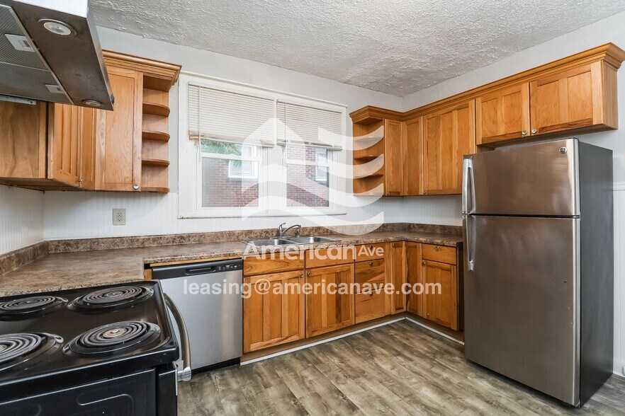 Building Photo - 808 3rd St SE