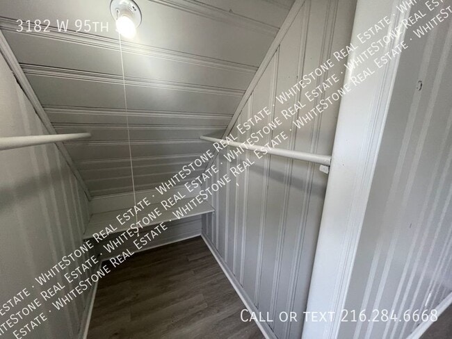 Building Photo - 3182 W 95th St
