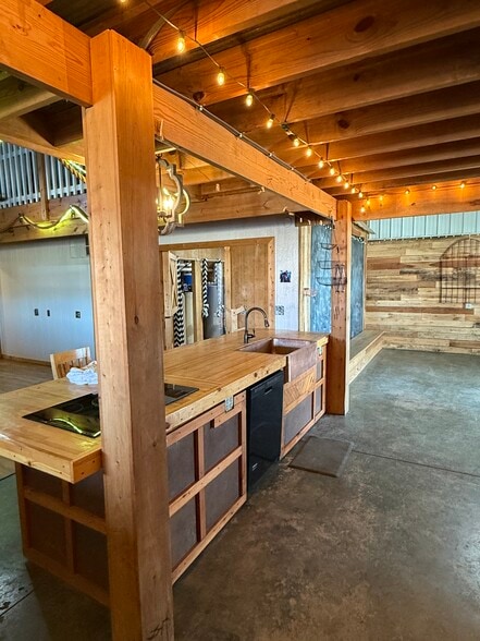 Building Photo - 13360 US Highway 62 NE