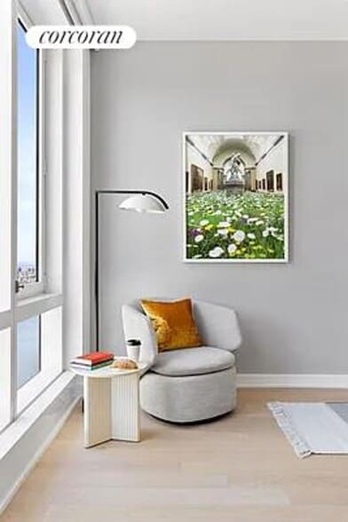 Building Photo - 555 W 38th St