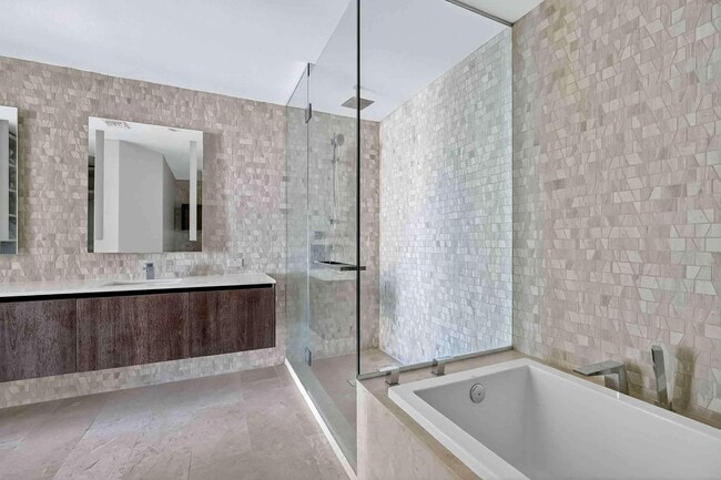 Building Photo - 88 SW 7th St