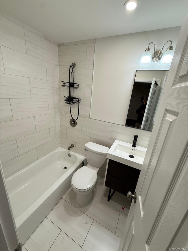 Building Photo - 147-20 226th St