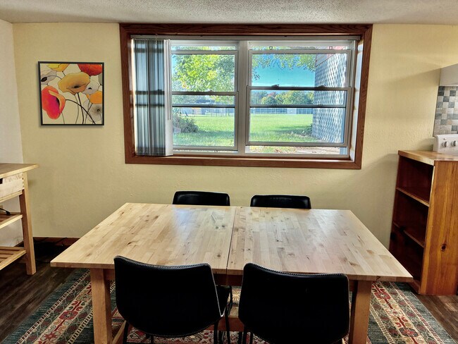 Building Photo - 317 N Wasson Ln